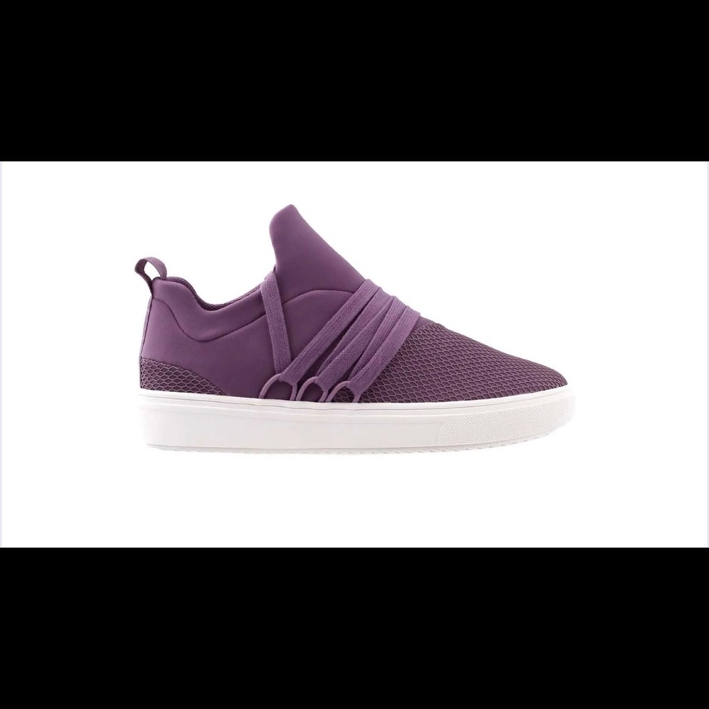 Steve Madden Purple Lancer